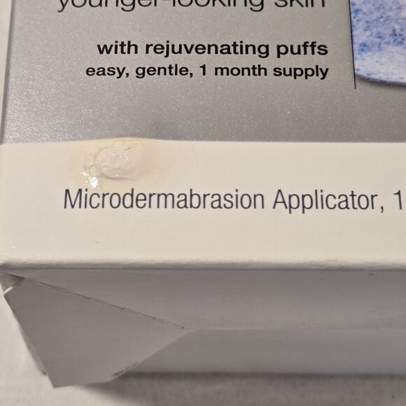 Neutrogena Microdermabrasion System Kit with 12 Rejuvenating Puffs - OPEN BOX - Picture 9 of 10